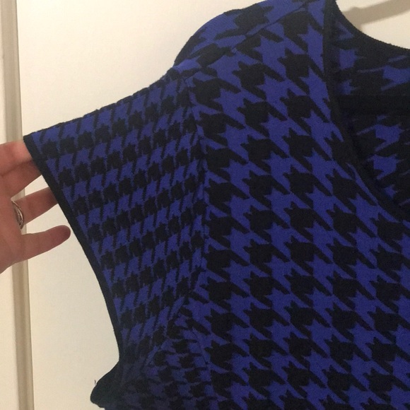 Blue and Black Houndstooth Dress With Belt - Picture 4 of 8
